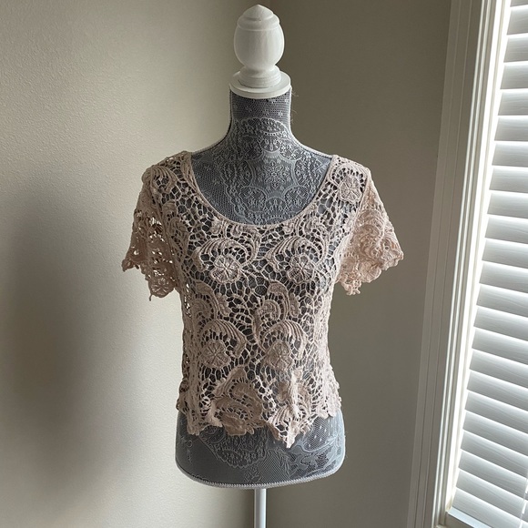 Cream Crochet Top Size Small - Picture 1 of 6